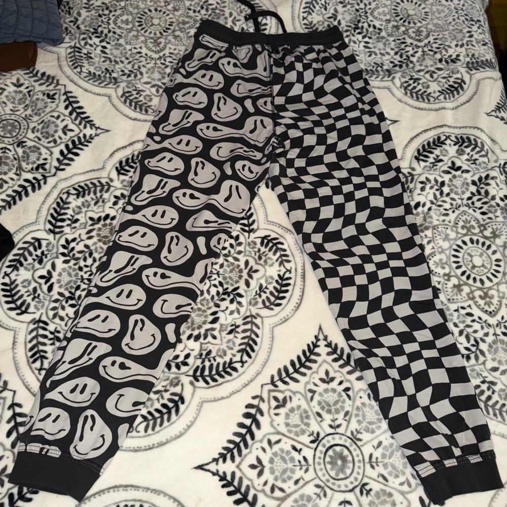 No Boundaries Trippy Smiles/Checkers Joggers